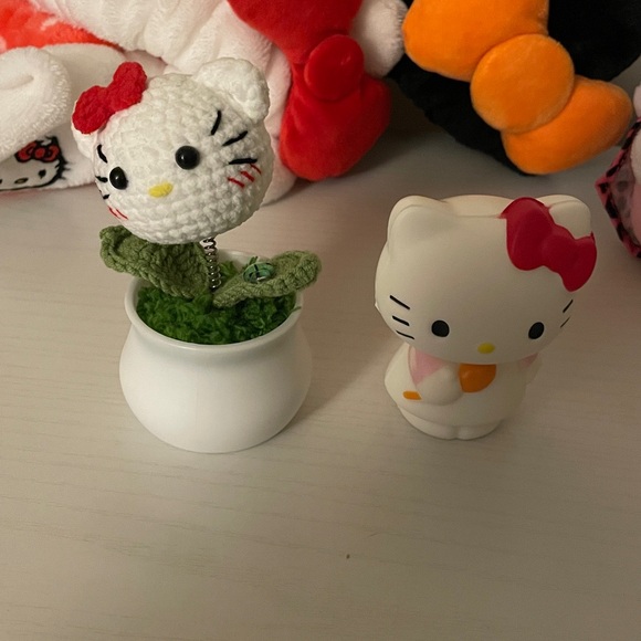 Hello Kitty bundle - Picture 7 of 10